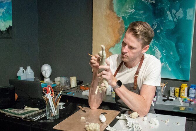 Resin Artwork in a Nolita Artist's Studio - Location and Atmosphere