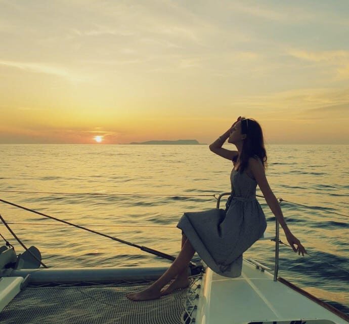 Rethymno: Sunset Catamaran Cruise with Wine and Snacks - The Experience: What to Expect on the Sunset Cruise