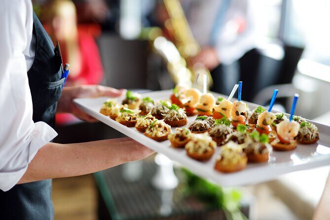 Retro Boat Party Cruise in Sydney - An in-Depth Look at the Sydney Retro Boat Party Cruise