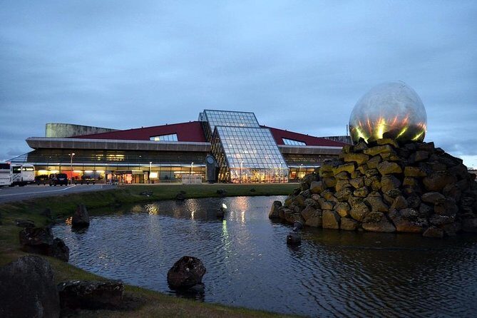 Reykjavik area to Keflavik Private Luxury Airport Transfer - Why Choose This Transfer? A Deep Dive into the Experience