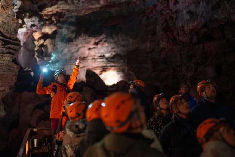 Reykjavik: Evening Lava Tunnel and Northern Lights Hunt - The Northern Lights Hunt: A Skyward Pursuit