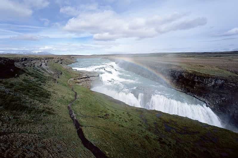 Reykjavik: Golden Circle Super Jeep and Snowmobiling Tour - Who is this tour best suited for?
