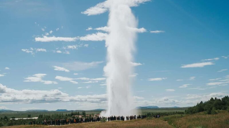 Reykjavik: Golden Circle tour: Geysir, Gullfoss, Thingvellir - Exploring the Golden Circle: A Detailed Review