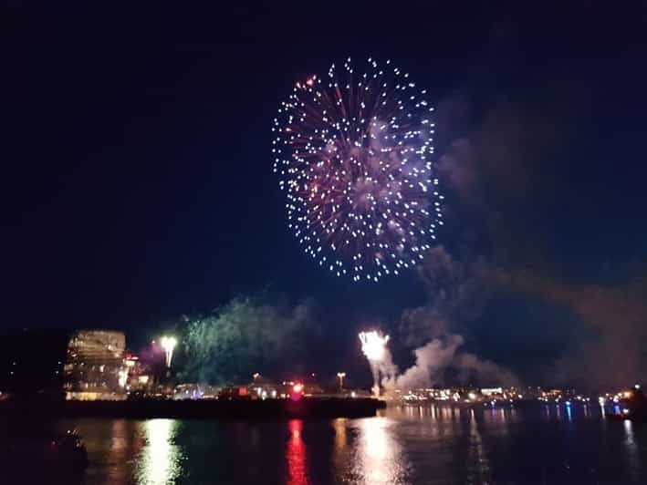 Reykjavík: New Year's Eve Northern Lights Yacht Cruise - The Complete Experience: A Detailed Look