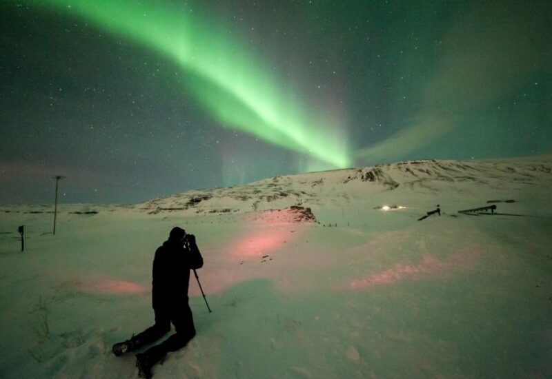 Reykjavik: Northern Lights Group Tour with Photos - What to Expect on the Tour