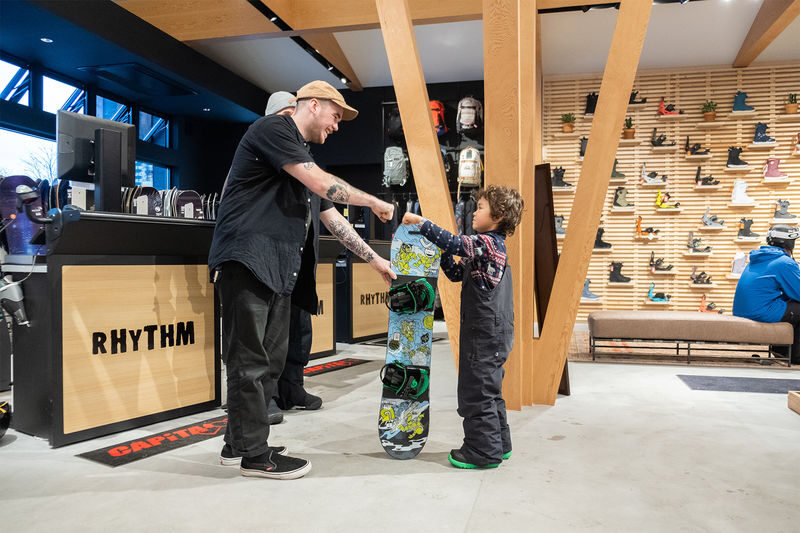 Rhythm Niseko Ski/Snowboard Gear & Wear Rental (Special Price) - A practical base for Grand Hirafu