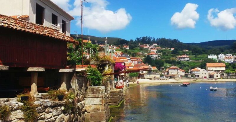 Rías Baixas: Guided Day Tour from Santiago with Boat Ride - The Value of This Experience