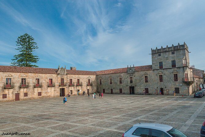 Rías Baixas Private Tour with Wine Tasing, Food, Mussels Boat and Pickup - Authenticity and Quality: What Sets This Tour Apart