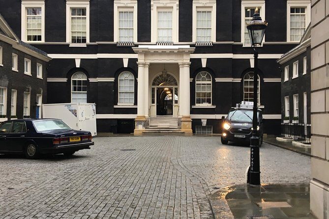 Rich people behaving badly - The Sum Up: Who Will Love This Tour?