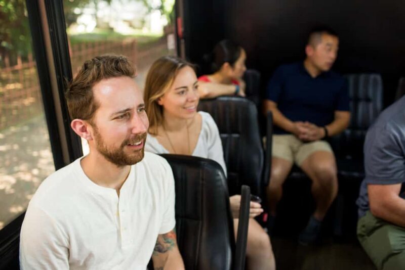 Richmond: Offbeat History Tour on a bus - Key Points