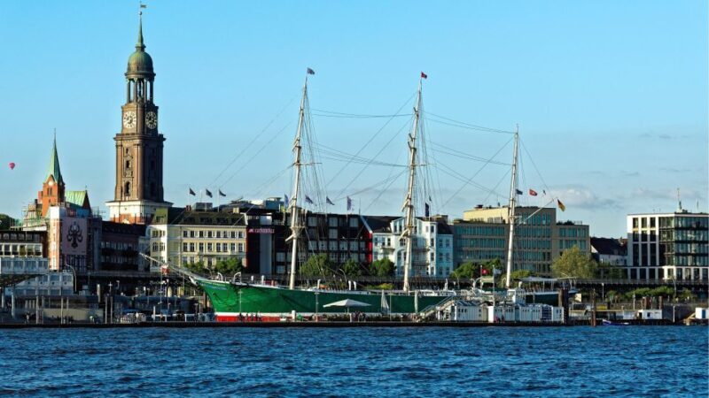 Rickmer Rickmers Museum Guided Tour with Transfers - Who Should Consider This Tour?