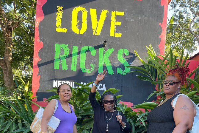 Ricks Cafe Sunset and cliff jumping Private Tour - Exploring the Ricks Cafe Sunset and Cliff Jumping Private Tour