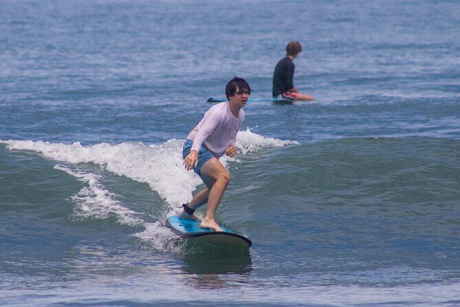 Ride In Surf School | Learn to Surf with the Best in Jaco Beach - Group Size and Atmosphere