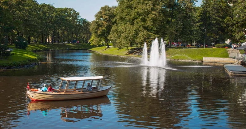 Riga: Canal Boat Sightseeing Tour With Audio guide - Who Would Love This Tour?