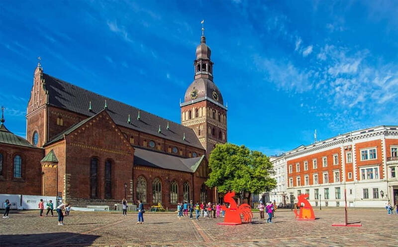 Riga: Private Old Town Walking Tour - Riga Castle and the Town Hall Square