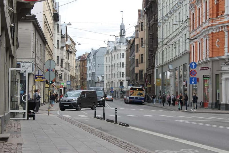 Riga`s Humor and History Walking Tour - Key Points