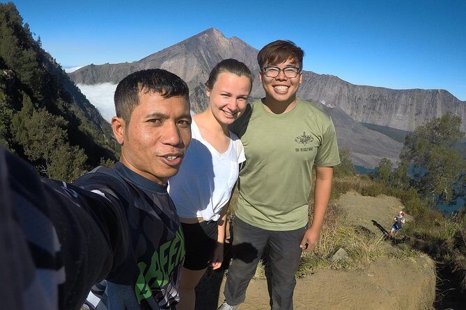 Rinjani Trekking 1 day Trek To the rim via senaru 2,642m - Who Should Consider This Tour?