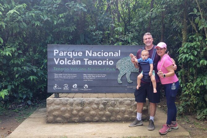 "Rio Celeste Waterfall, Peace Tree Encounter & Sloth Adventure" - FAQs