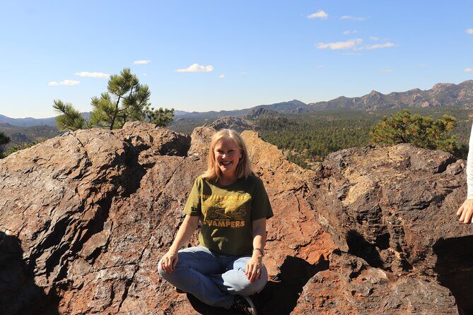 Rise Before the Roar: Badlands Sunrise Tour - Key Points