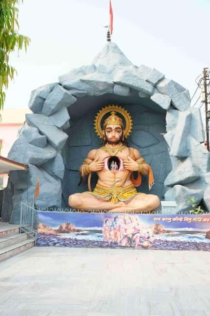 Rishikesh Spiritual Evening Tour with Sacred Ganga Aarti - Exploring Rishikesh: A Well-Balanced Spiritual Walk