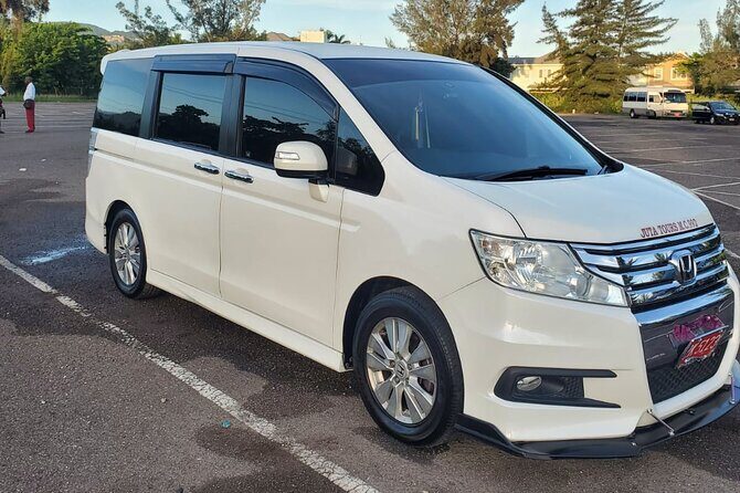 Riu Aquarelle private Airport transfer. - Reliability and Communication: Making Travel Seamless