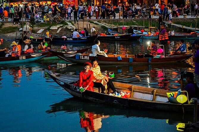 River Boat Ride by Night with Drop Flower Lantern in Hoi An - Who Is This Experience Best For?