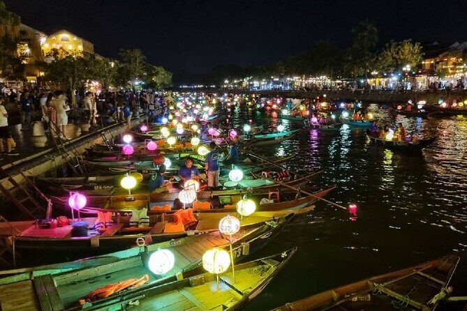 River Boat Ride by Night with Drop Flower Lantern in Hoi An - FAQ