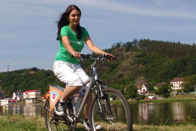River & Park Bike Tour to Troja Chateau (Private small groups) - Who Should Consider This Tour?