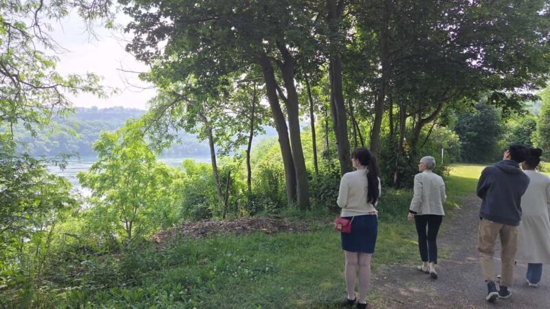 RiverBrink Art Museum: Historical Walking Tour of Queenston - A Closer Look at the Queenston Tour
