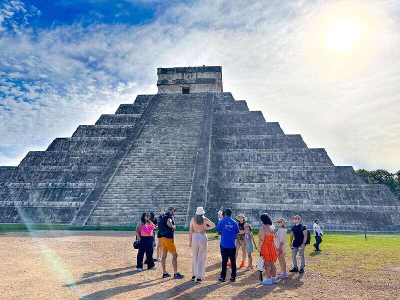Riviera Maya: Chichen Itza Early Access with Pick-up & Lunch - The Lunch Break: Tasting Regional Flavors