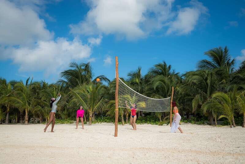 Riviera Maya: Parasailing Tour with Beach Club Access - Riviera Maya: Parasailing Tour with Beach Club Access