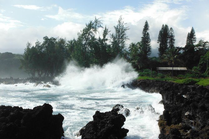 Road to Hana Luxury Limo-Van Tour with Helicopter Flight - Key Points