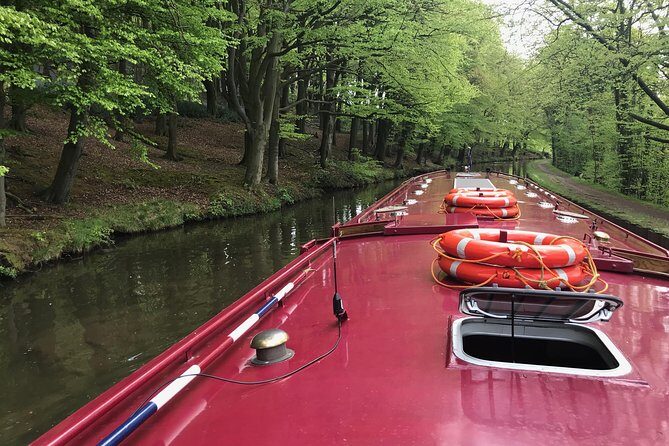 Roast Dinner Cruise - Roast Dinner Cruise in Leeds: A Relaxing Waterway Experience with a Hearty Meal