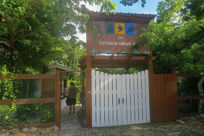 Roatan Eco Caribbean Culture Park and Beach - Key Points
