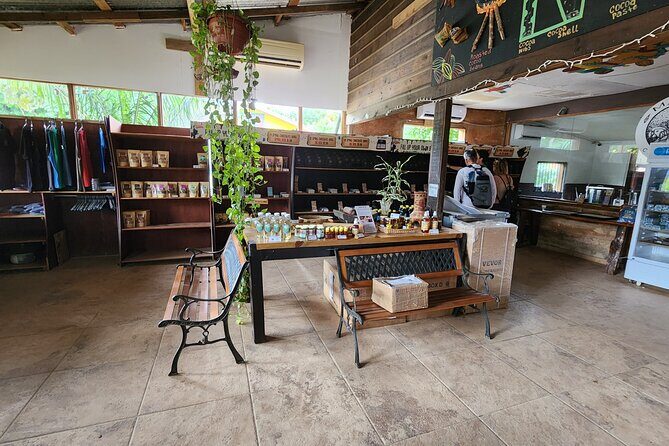 Roatan Excursion: Sloths and monkey hang out /Chocolate & Rum C. - FAQ