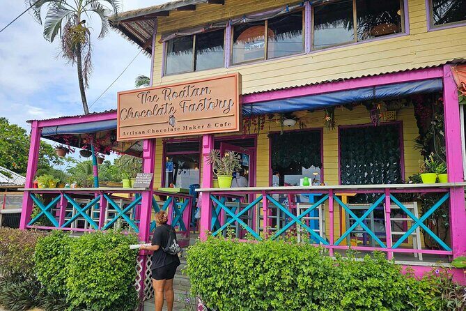 Roatan Glass Bottom Boat Tour, Wildlife Chocolate & Rum Tasting - Breaking Down the Itinerary