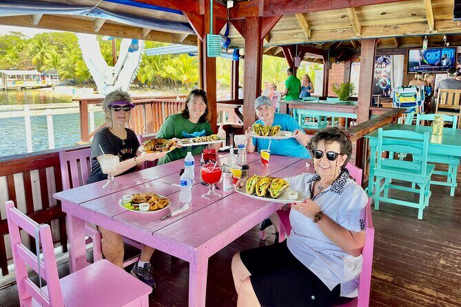 Roatán Island Tour: Sloth & Monkey Park, Rum, and Chocolate - FAQs