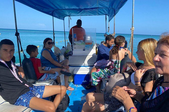 Roatan Monkeys and sloth, Snorkel, chocolate rum cake and beach - Who Should Consider This Tour?