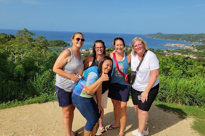 Roatan Private Costume Adventure Chocolate Rum History Culture - Key Points