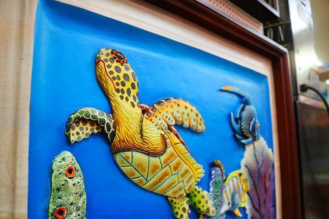 Roatan Sightseeing to the Chocolate, Cameo, Cigars & Rum Factories - Key Points