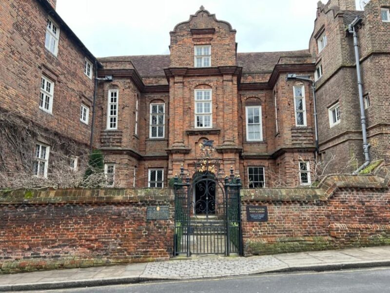 Rochester: Private 2hr Walking Tour with a Blue Badge Guide - Who Should Take This Tour?