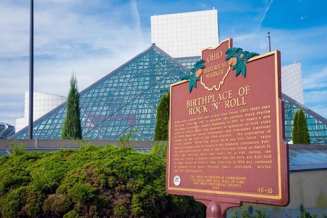 Rock and Roll Hall of Fame Admission in Cleveland - Cleveland’s Rock and Roll Hall of Fame: An Authentic Music Journey