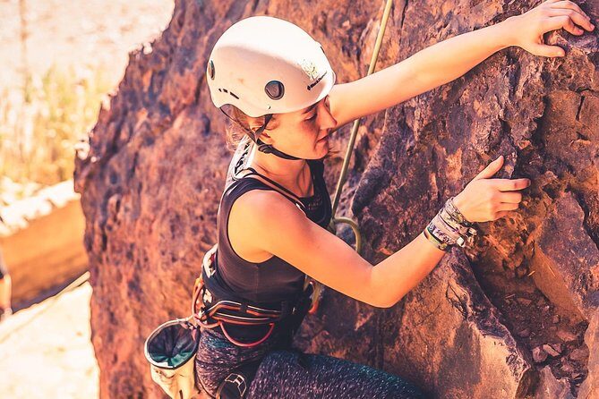 Rock Climbing from Beginners to Experts - Small Groups - Rock Climbing from Beginners to Experts – Small Groups