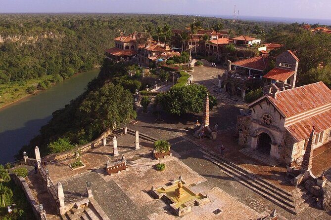 Romana: Cave of wonders and Chavón from Santo Domingo. - Transportation and Overall Experience