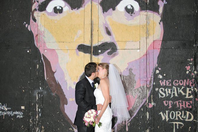 Romantic 2 Hour Photo Tour by Limousine - The Sum Up