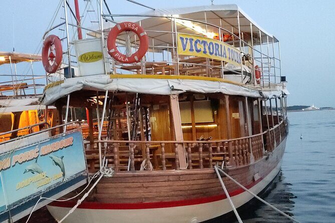 Romantic Boat Trip with Dolphin Watching - An In-Depth Look at the Experience