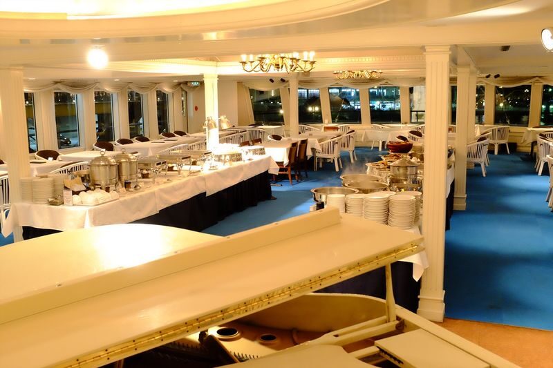 Romantic Deluxe Concerto Cruise in Kobe - Live music brings the evening together