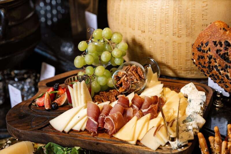 Romantic Dinner at Bovinos Steakhouse - Key Points