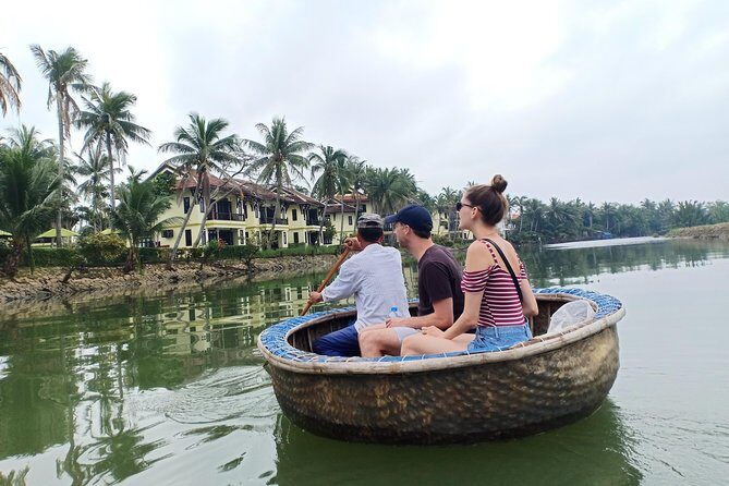 Romantic Dinning On The Bamboo Raft - An In-Depth Look at the Bamboo Raft Dinner Experience