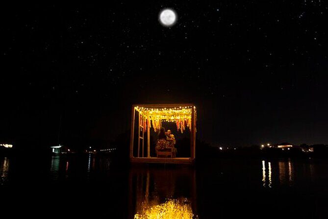 Romantic Floating Picnic Experience - What is the Romantic Floating Picnic Experience?